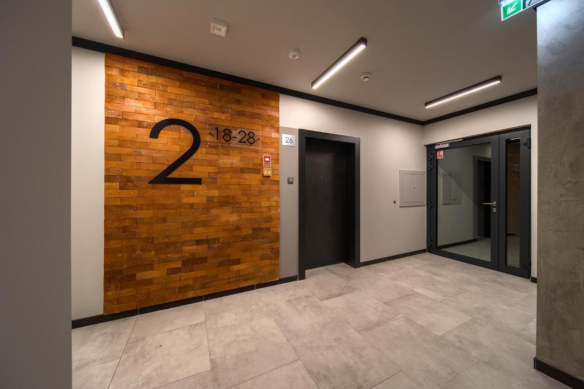 ורוצלב Central Park Red Apartment מראה חיצוני תמונה